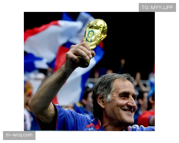 欧冠主题电车亮相伦敦，伊蒂哈德球场周边启动球迷嘉年华