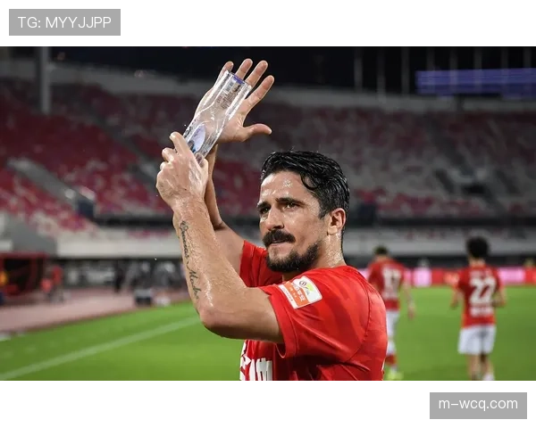 评论：一球领先后是否应主动回收？高压球队面临战术与心理的双重考验